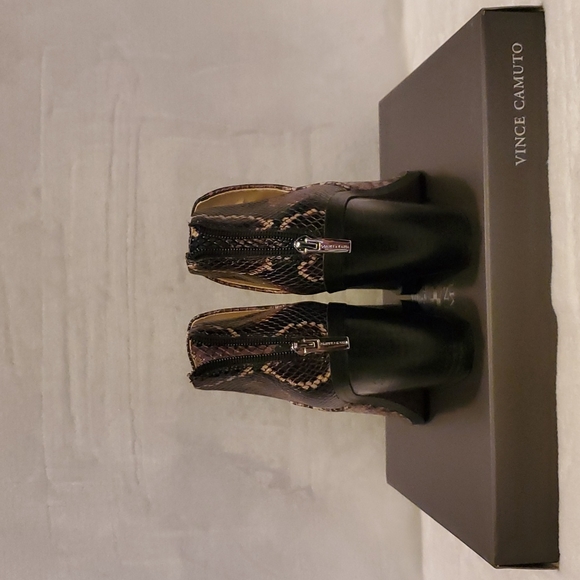 Vince Camuto Gigietta Ankle Boot Sz 7.5 ~ Very Sexy ~ Python Embossed ~ … - Picture 5 of 7